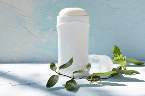 《汗ジミの予防対策》脇汗と黄ばみから真っ白な洋服を守ろう