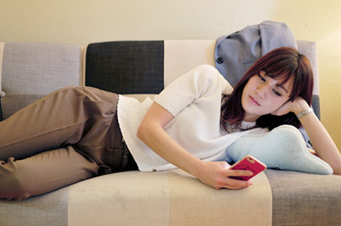 運動不足で腸の動きが鈍り、高齢者ではいきむ力が不足する