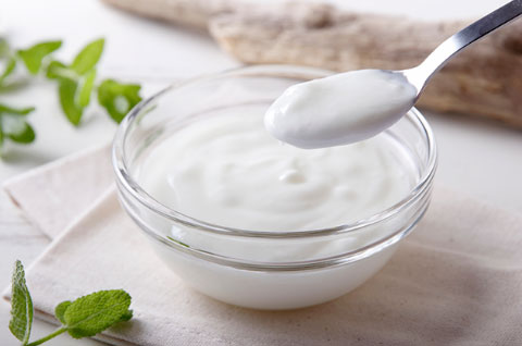 ヨーグルトで乳酸菌を摂取して、腸内細菌を整えよう