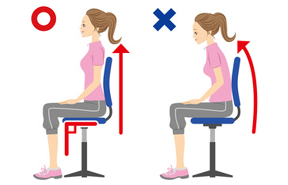 姿勢が悪いと胃が圧迫されて胃液が逆流しやすい