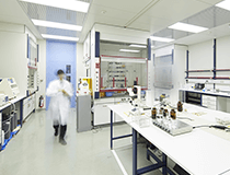 ロート製薬　研究所イメージ