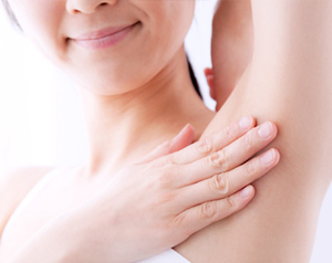 密着力が効果の秘訣！？この夏オススメの制汗剤のタイプとは