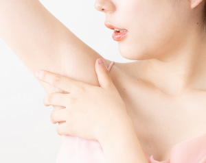 ワキガのセルフチェック方法！臭いの原因や予防方法など徹底解説 