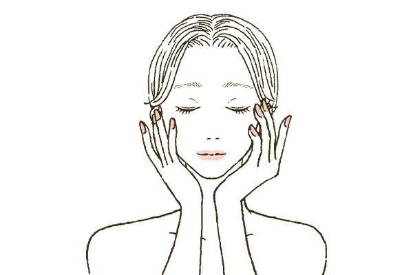 両手で肌を包みこむようになじませる